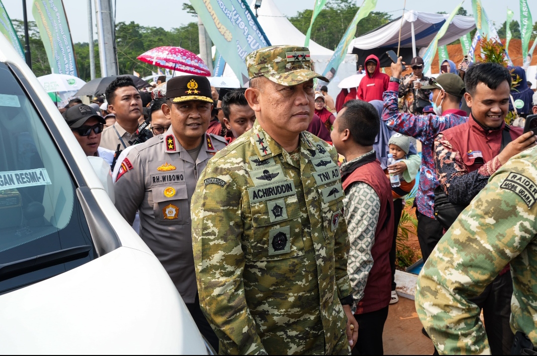 Pangdam IV/Diponegoro Sukses Kawal Rangkaian Kunjungan Kerja Presiden RI di Jawa Tengah
